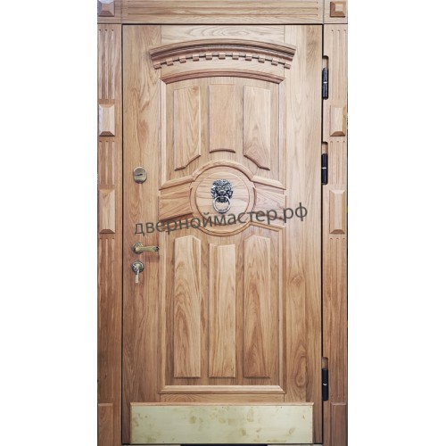 Входная дверь в классическом стиле массив дуба