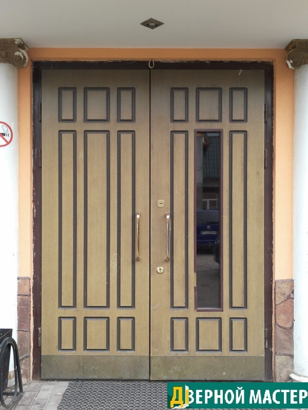 Металлическая дверь МДФ со стеклом отличного качества