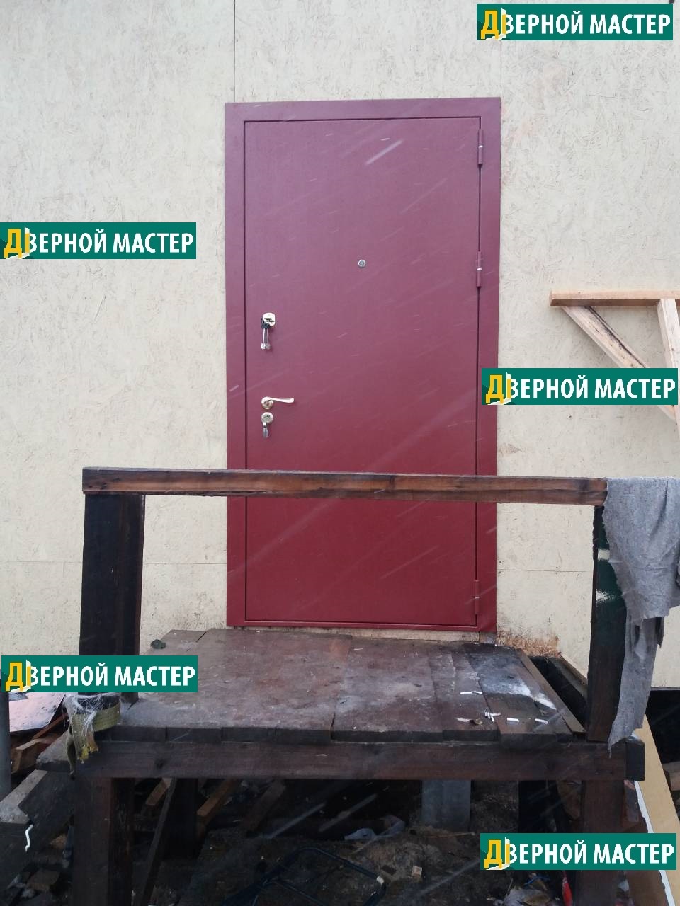 Металлические двери с порошковым напылением для дачи или уличной эксплуатации