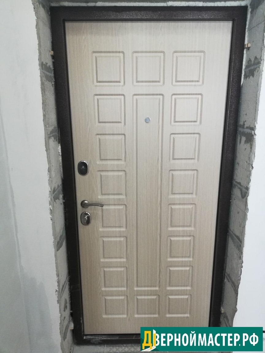 Купить входную дверь в квартиру с шумоизоляцией сенатор в Москве