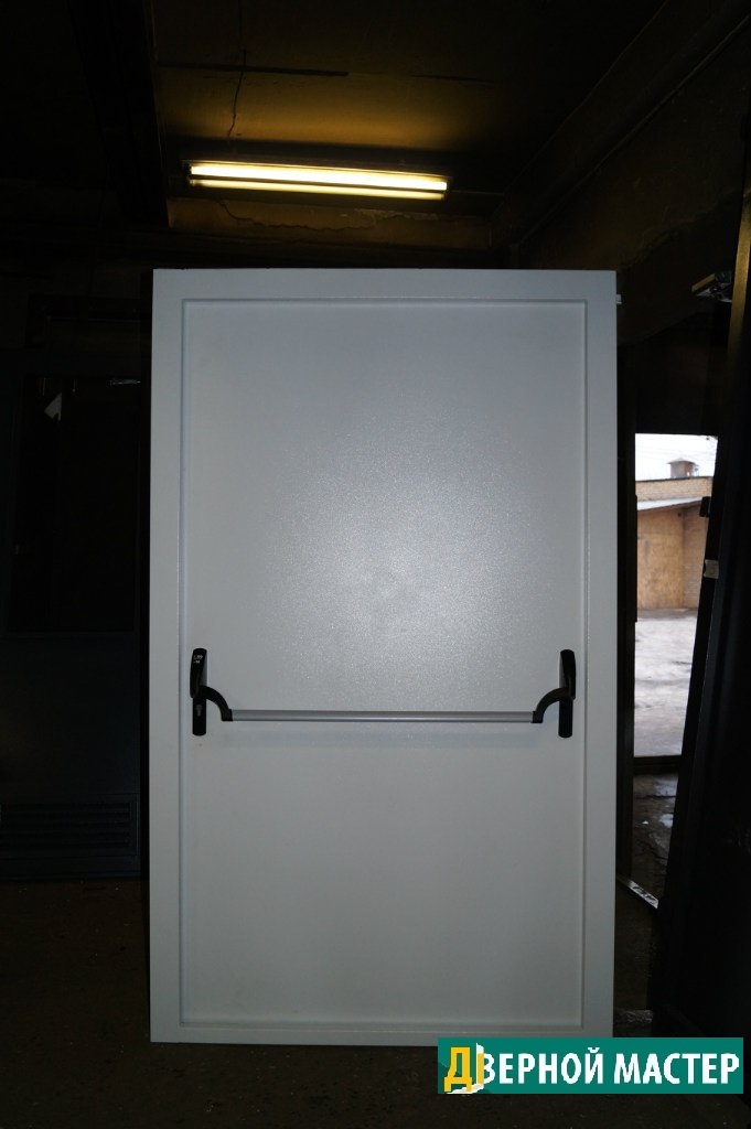 Однопольная дверь противопожарная 01 с системой антипаника и планкой  PUSH-bar