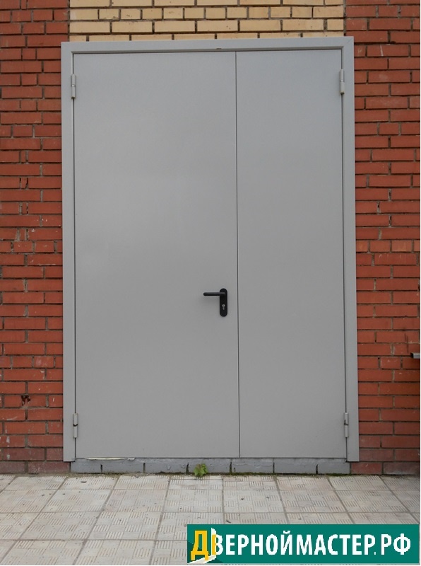 Блок дверной металлический двупольный наружный входной установлен в магазине Пятерочка в г. Клин