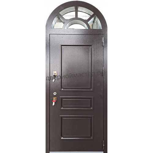 Входная дверь с аркой в частный дом 