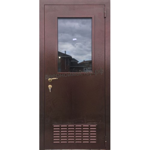 Металлическая дверь в бойлерную со стеклом